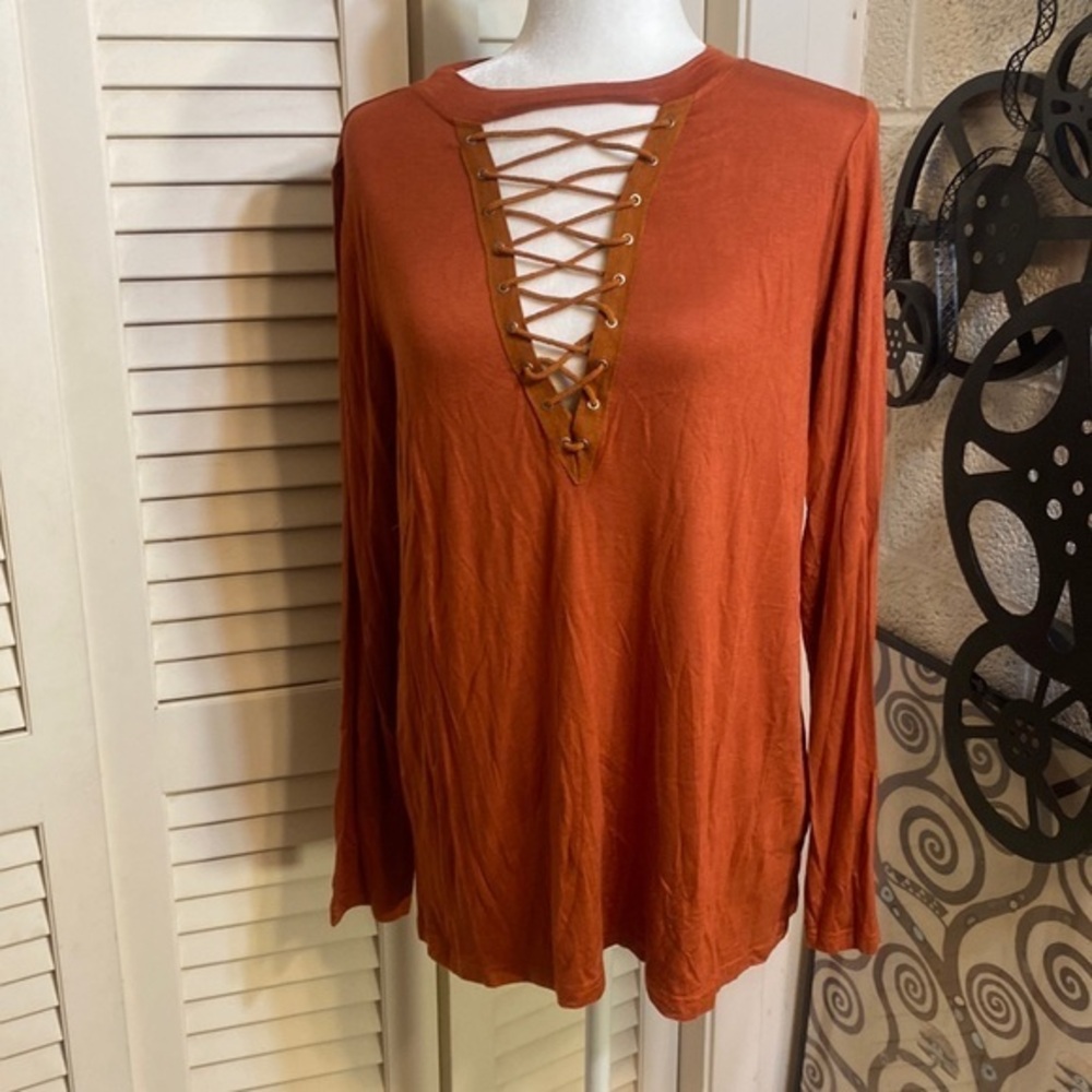 NWT ENTRO M rust colored boho long sleeve blouse with lots of stretch